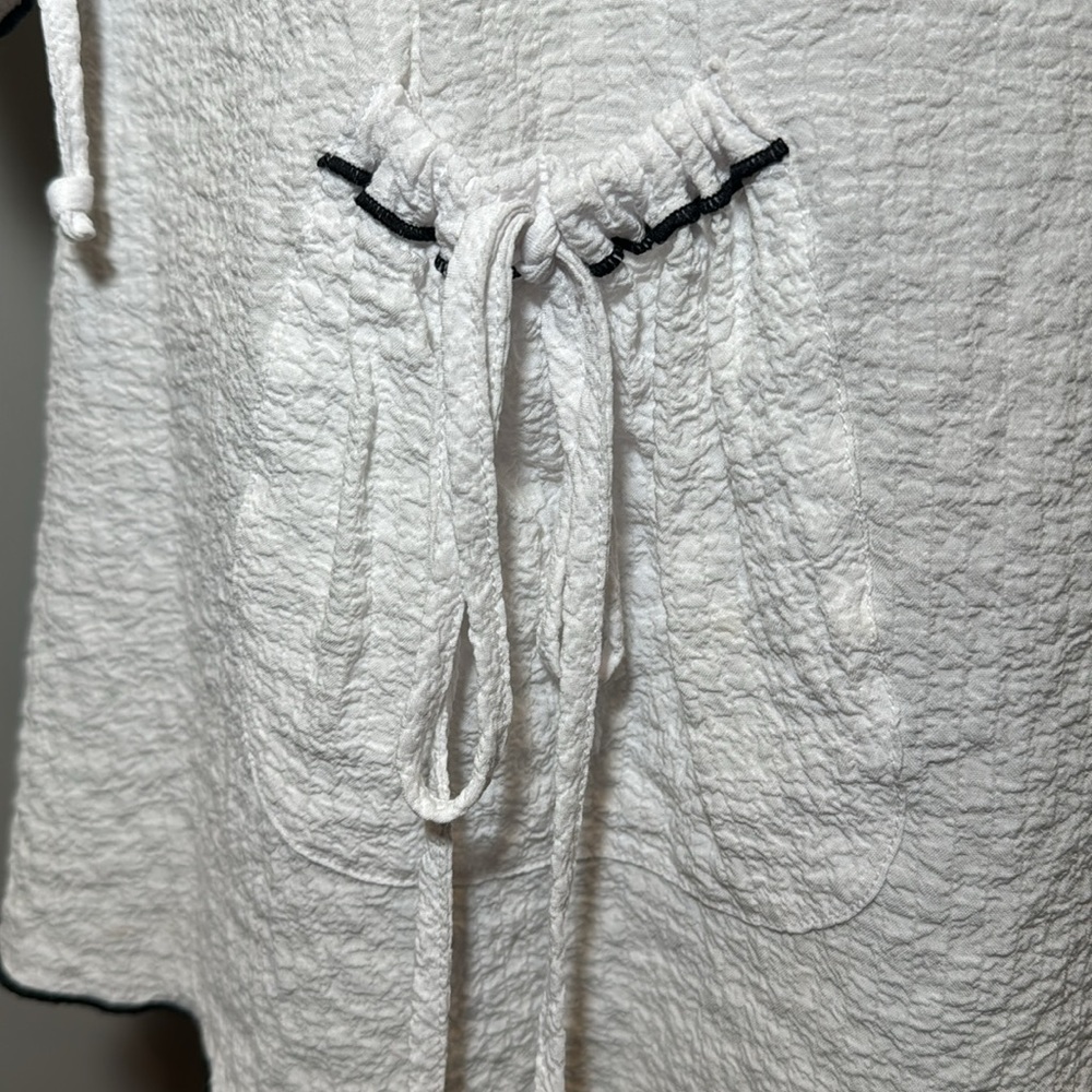 ALI MILES Asymmetrical Tunic Blouse w/ Contrasting Detail WHITE-BLACK / MEDIUM - Picture 6 of 13